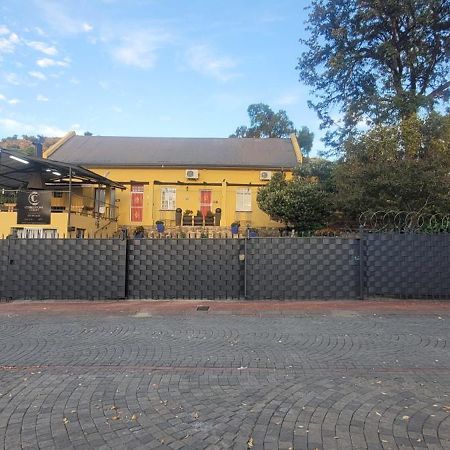 Cobblestone Court Hotel Colesberg Bagian luar foto
